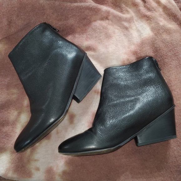 Sesto Meucci Booties - Picture 1 of 9